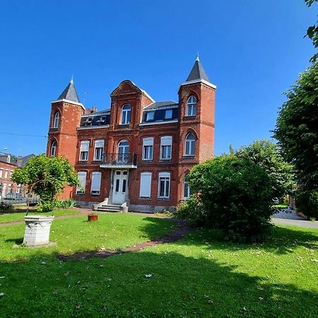 Studio En Rez-De-Chaussee - Le Petit Chateau Avesnois - Tv - Wifi - Logement Entier Avesnes-sur-Helpe Eksteriør billede